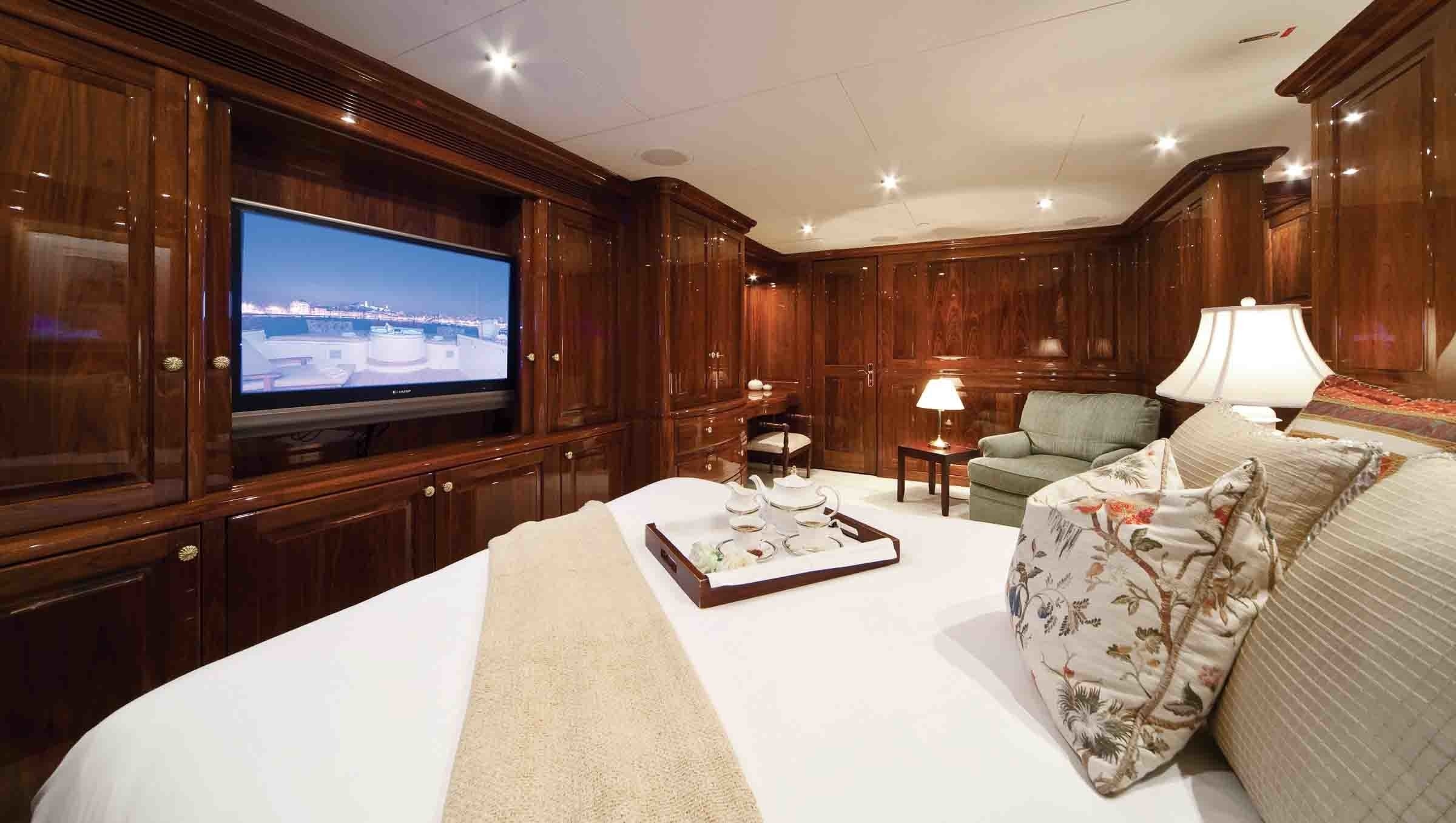 [51m-Yacht-ONE-MORE-TOY]-843-23.jpg