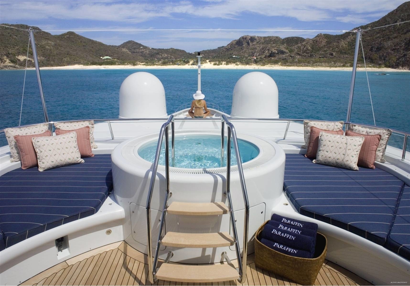 [60m-Yacht-PARAFFIN]-825-158.jpg