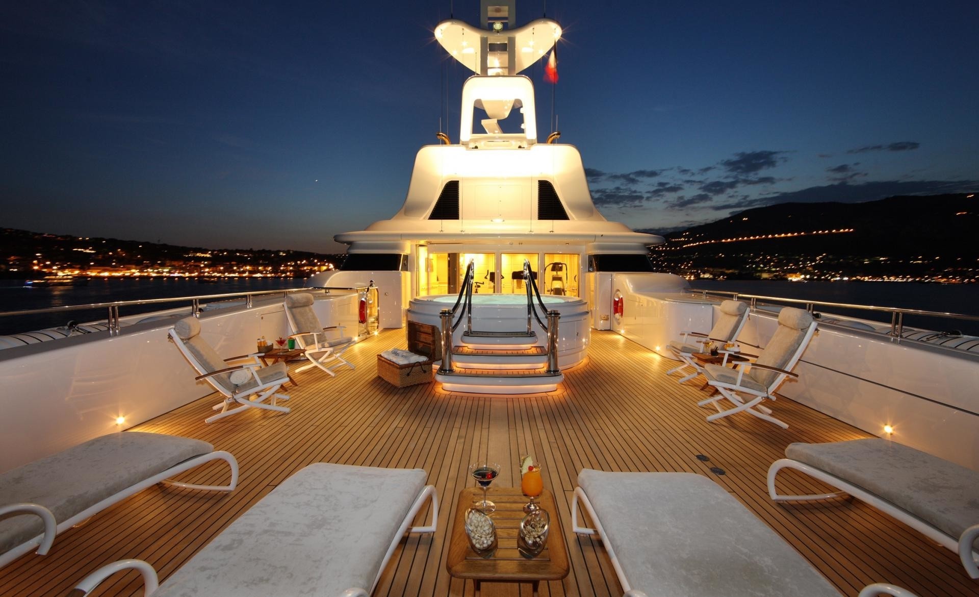 [64m-Yacht-CAPRI]-873-159.jpg