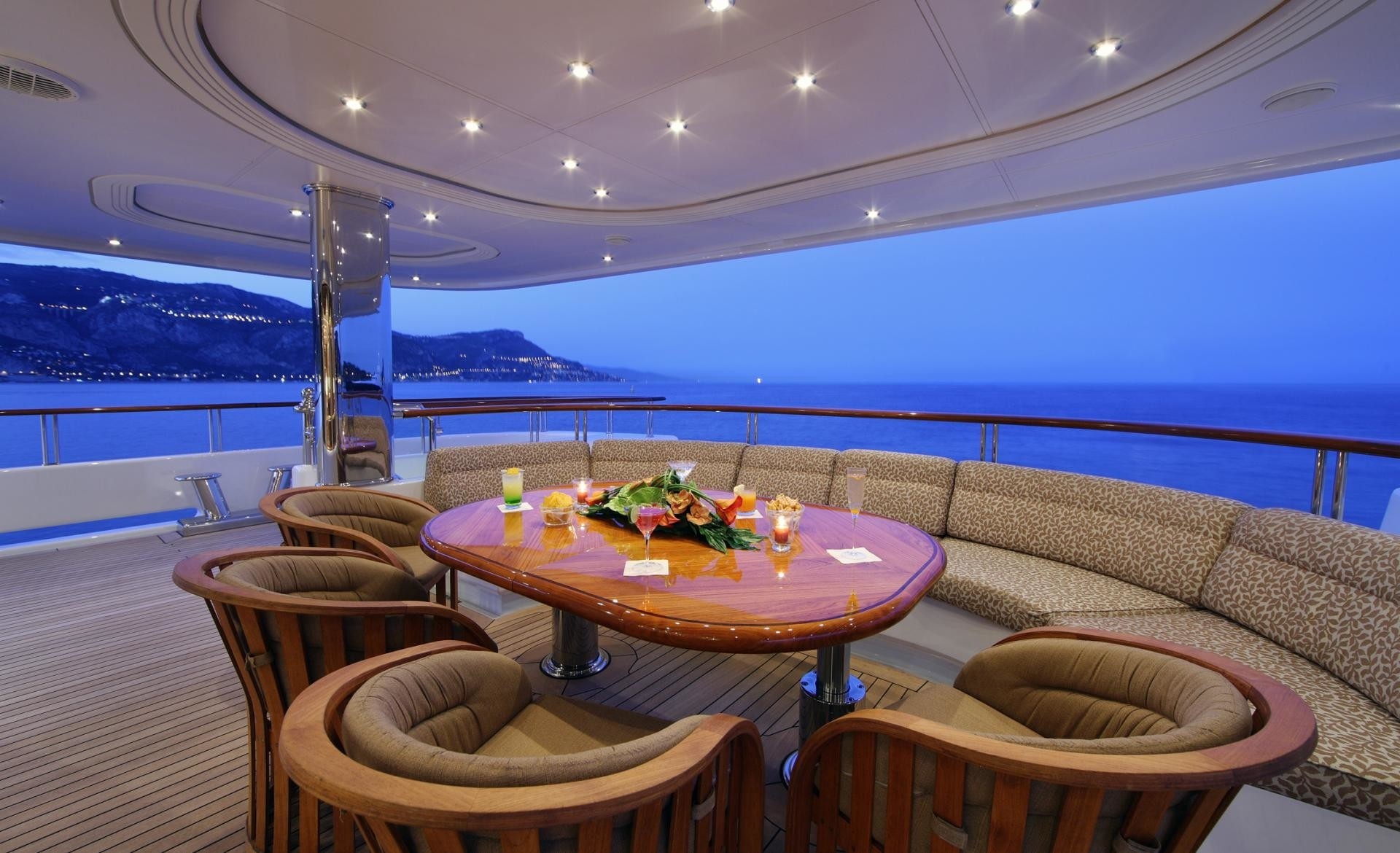[64m-Yacht-CAPRI]-873-173.jpg
