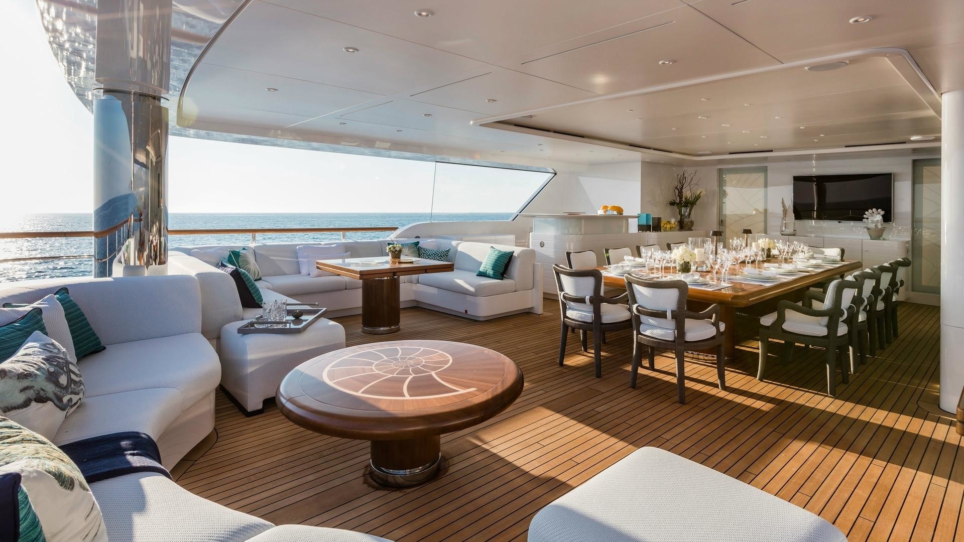 [64m-Yacht-WAKU]-8454-7.jpg