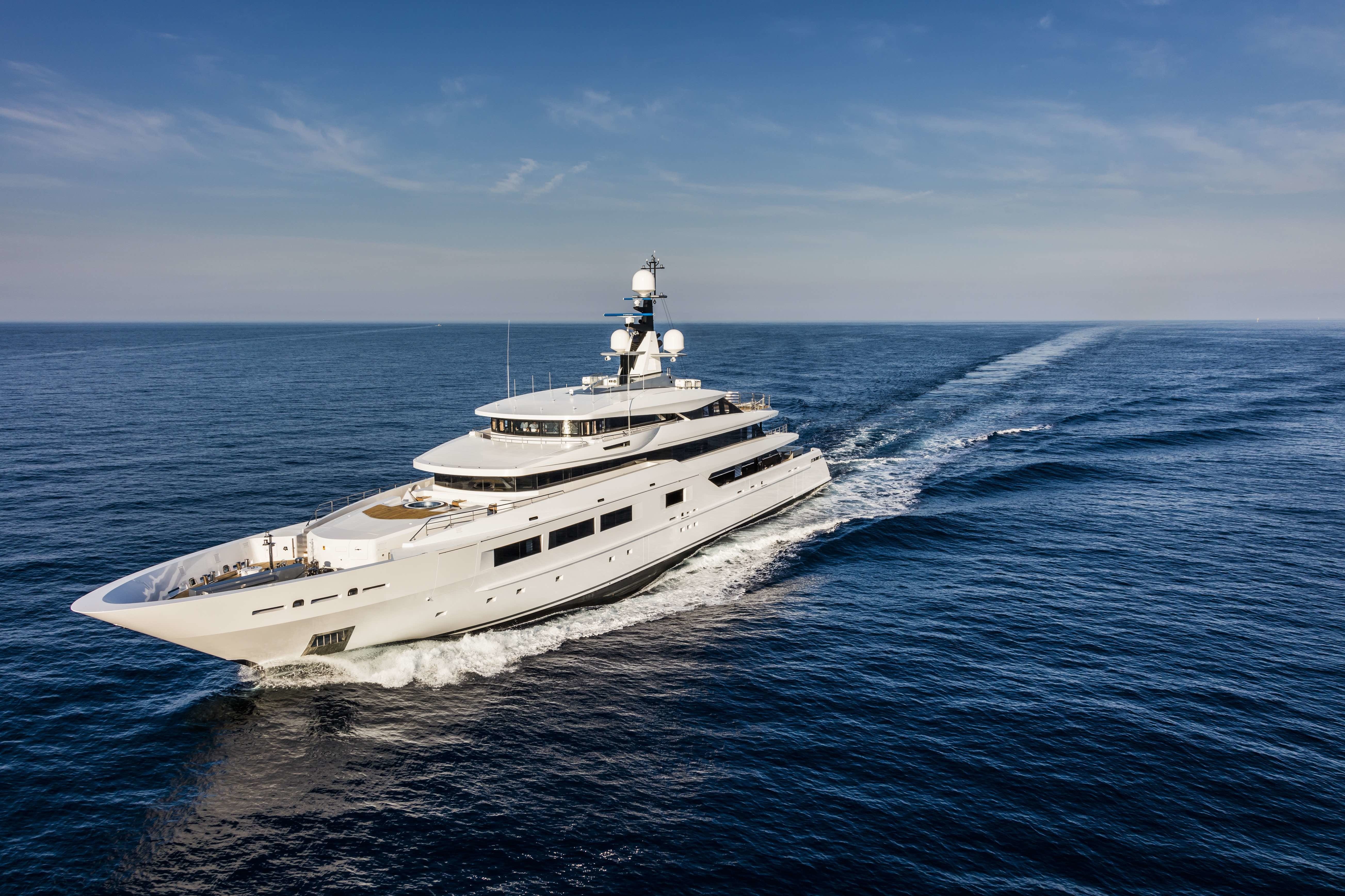 [69m-Yacht-SUERTE]-8203-125.jpg