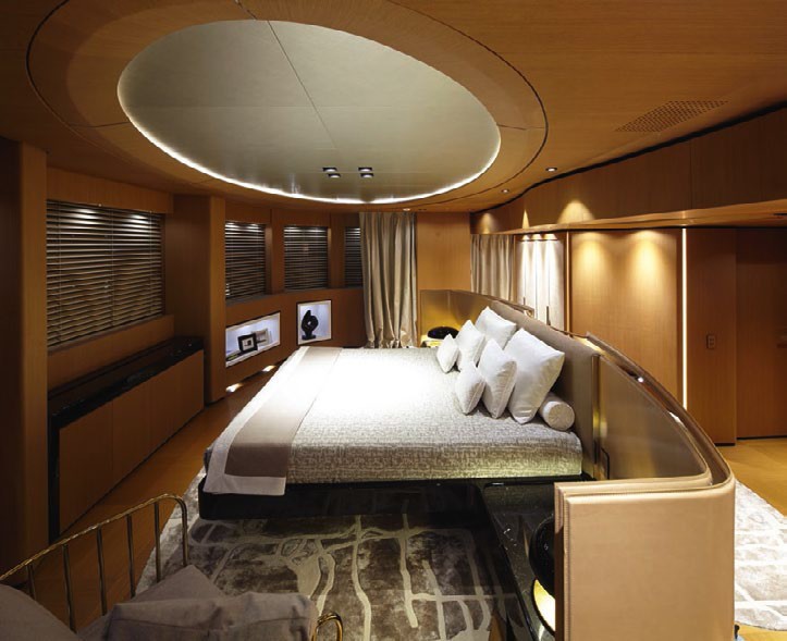 [69m-Yacht-SUERTE]-8203-180.jpg