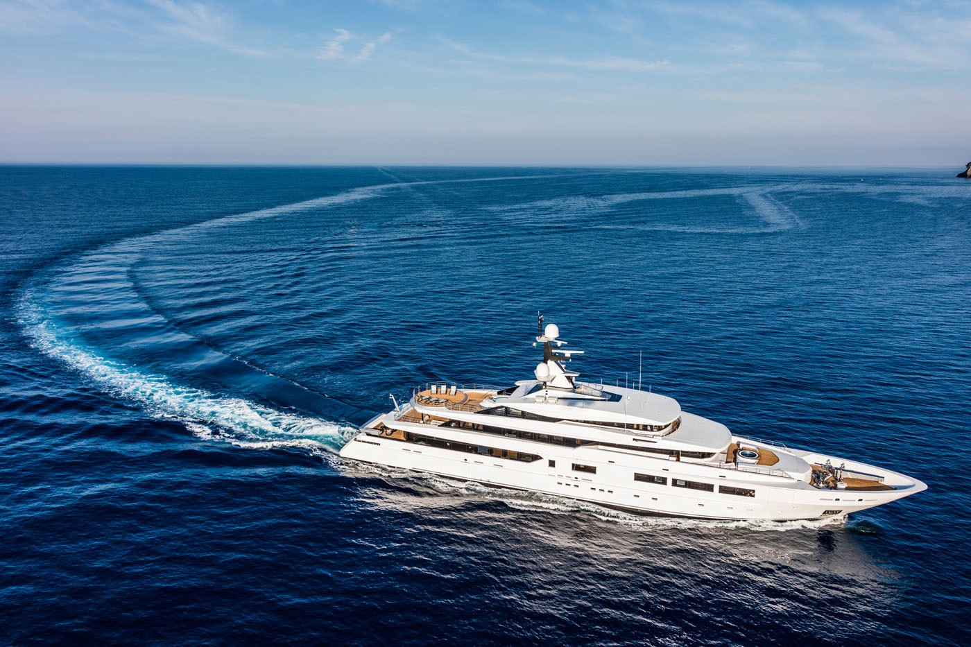 [69m-Yacht-SUERTE]-8203-220.jpg