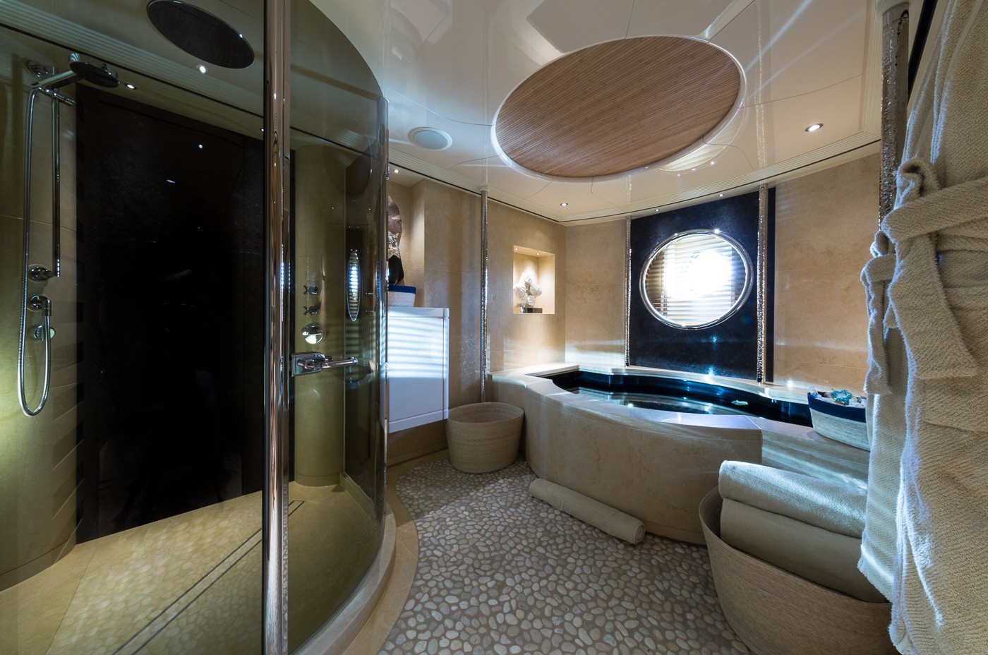 [81m-Yacht-ROMEA]-8522-96.jpg