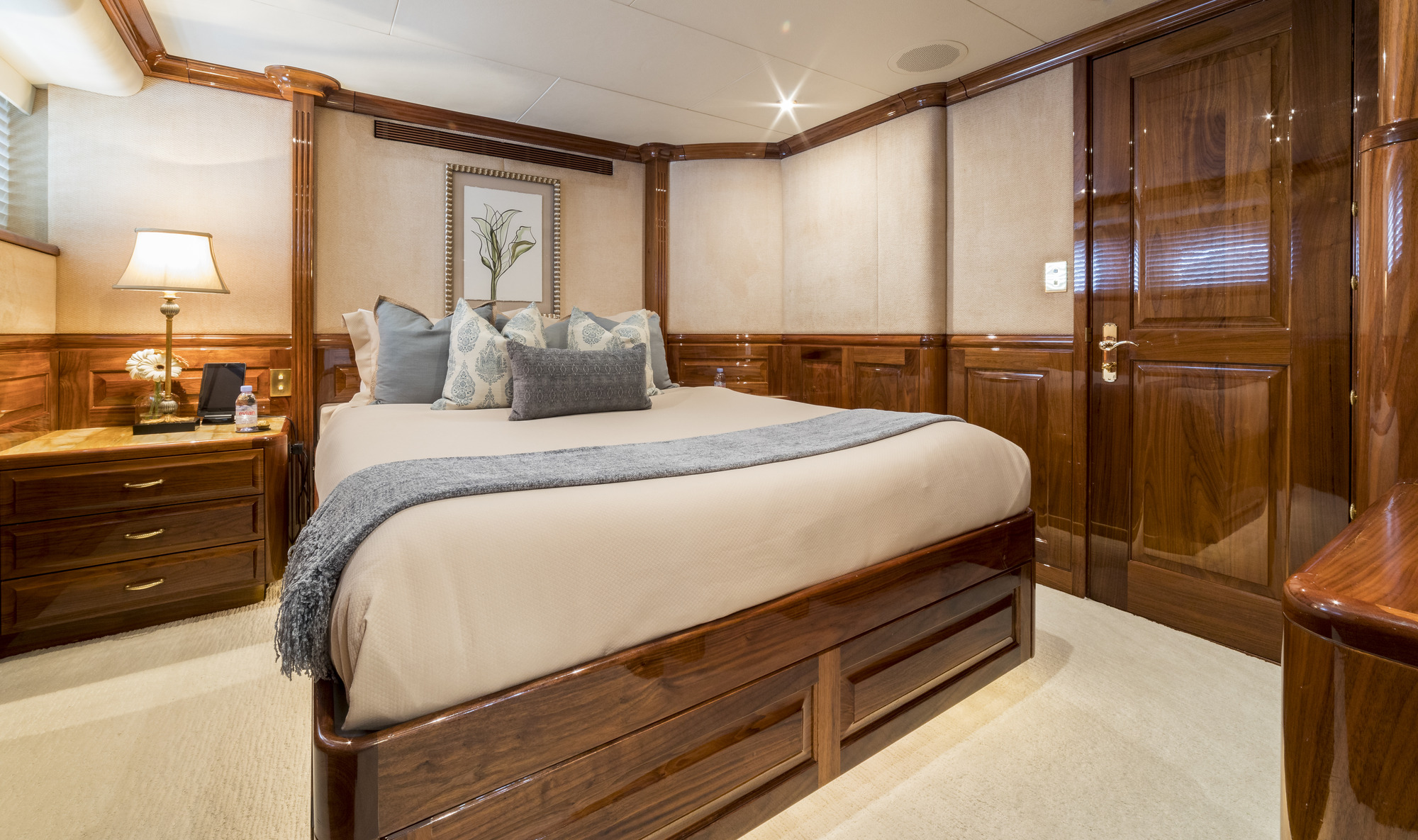 [LUXURY-YACHT-ONE-MORE-TOY]-843-16.jpg