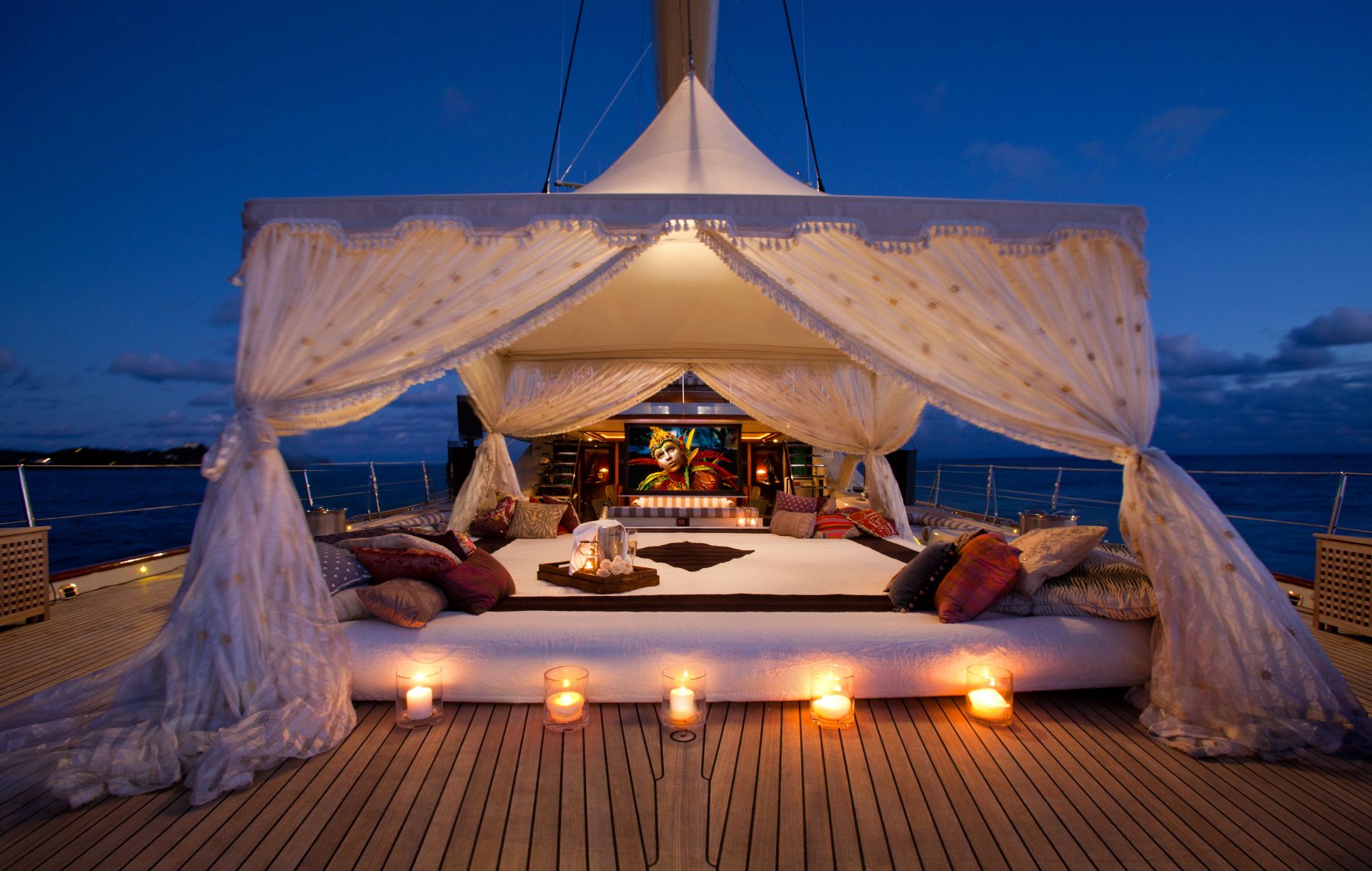 [LUXURY-YACHT-TIARA]-823-13.jpg