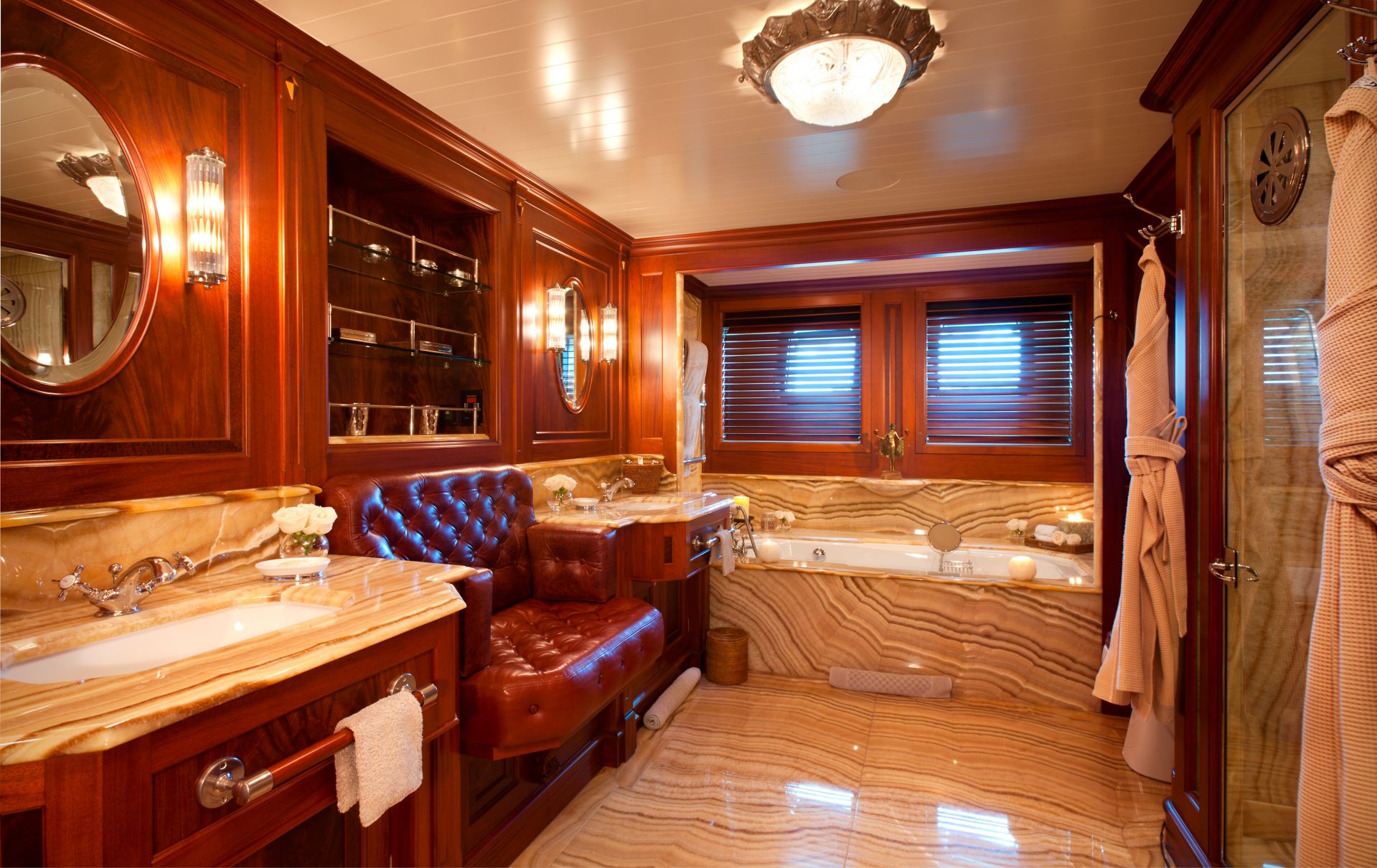 [LUXURY-YACHT-TIARA]-823-25.jpg