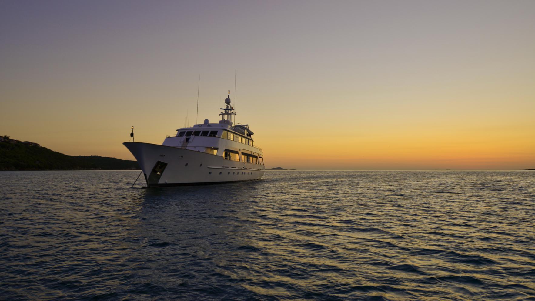 [MOTOR-YACHT-COMMITMENT]-842-33.jpg