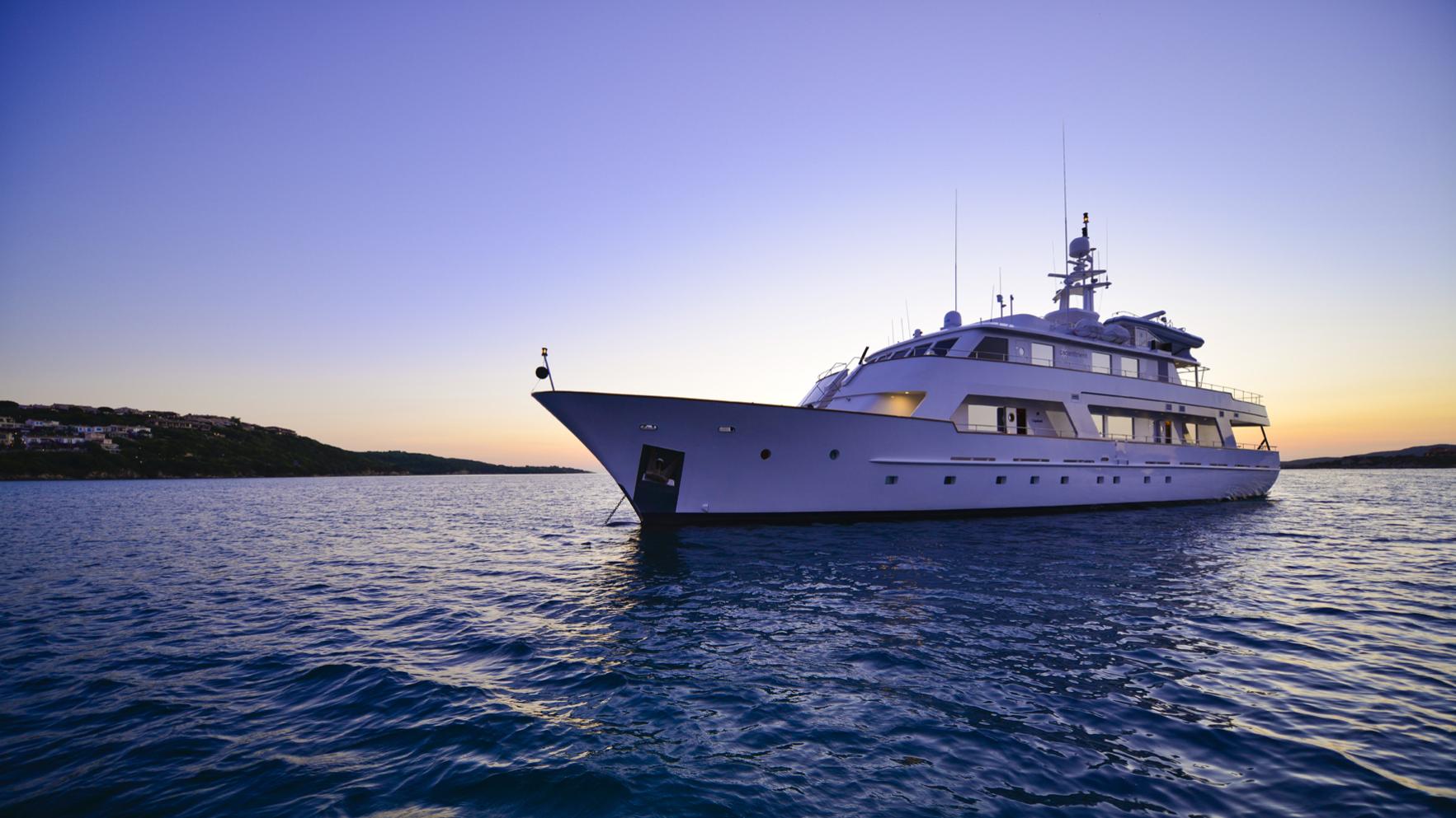 [MOTOR-YACHT-COMMITMENT]-842-34.jpg