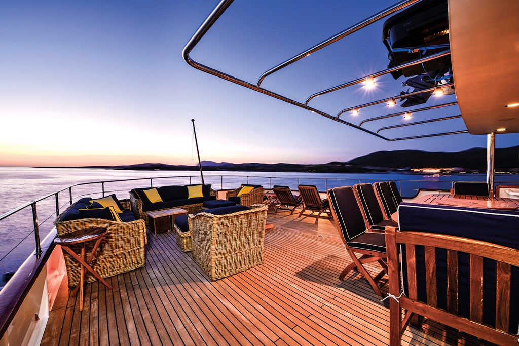 [MOTOR-YACHT-COMMITMENT]-842-5.jpg