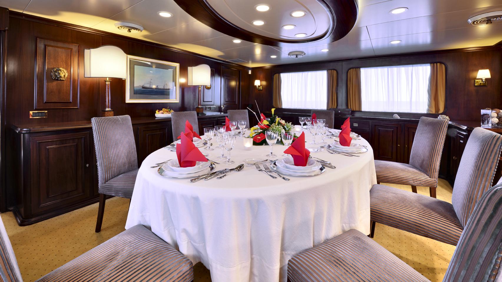 [MOTOR-YACHT-COMMITMENT]-842-7.jpg