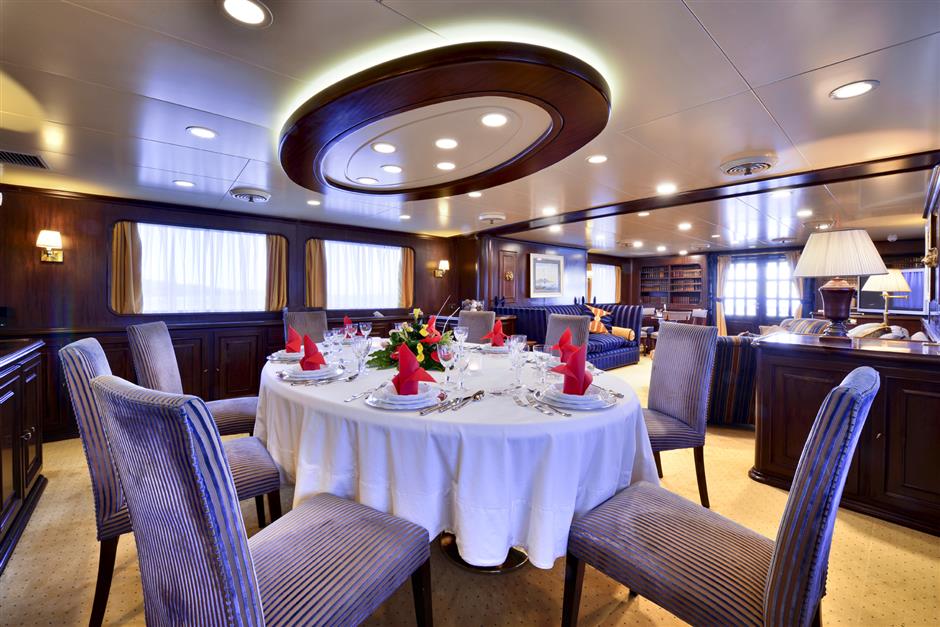 [MOTOR-YACHT-COMMITMENT]-842-8.jpg