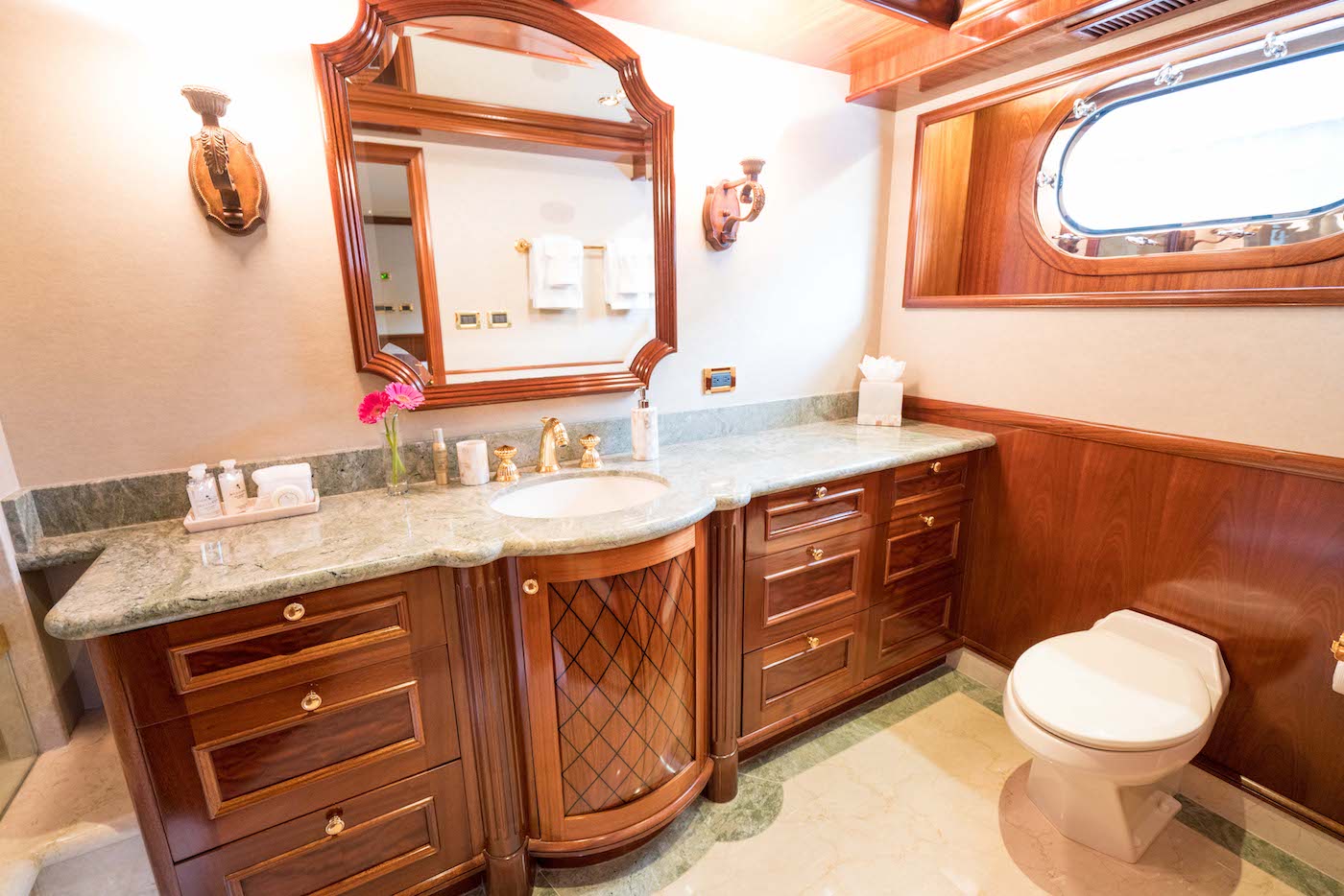 [MOTOR-YACHT-EXCELLENCE-EX-STATUS-QUO]-8428-15.jpg