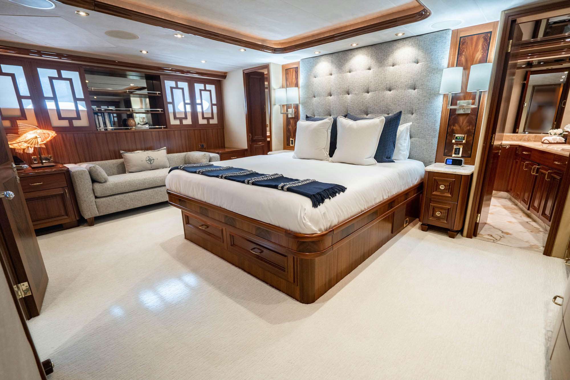 [MOTOR-YACHT-FEELIN-FREE]-8155-12.jpg