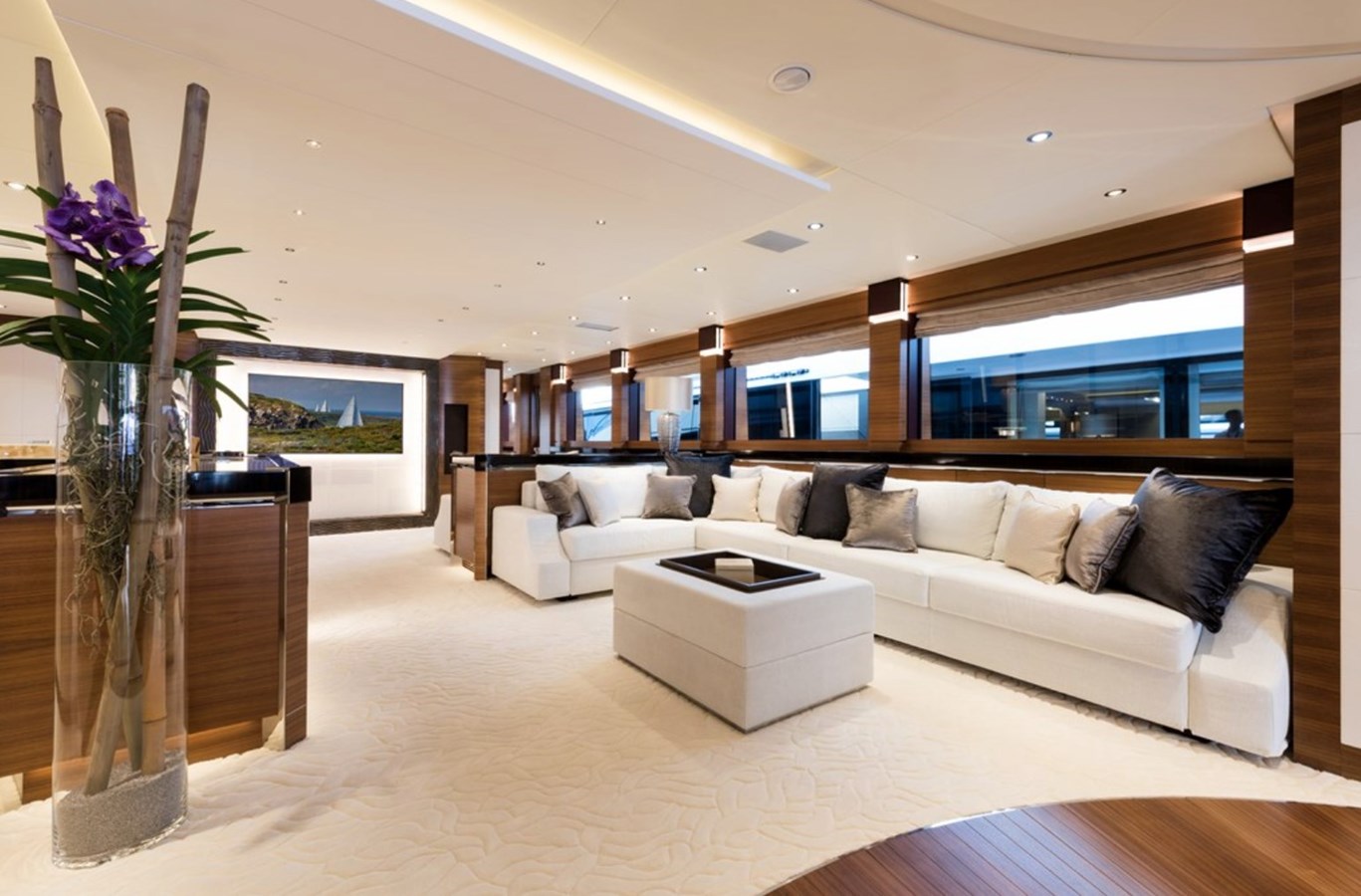[MOTOR-YACHT-ISA]-8534-25.jpg