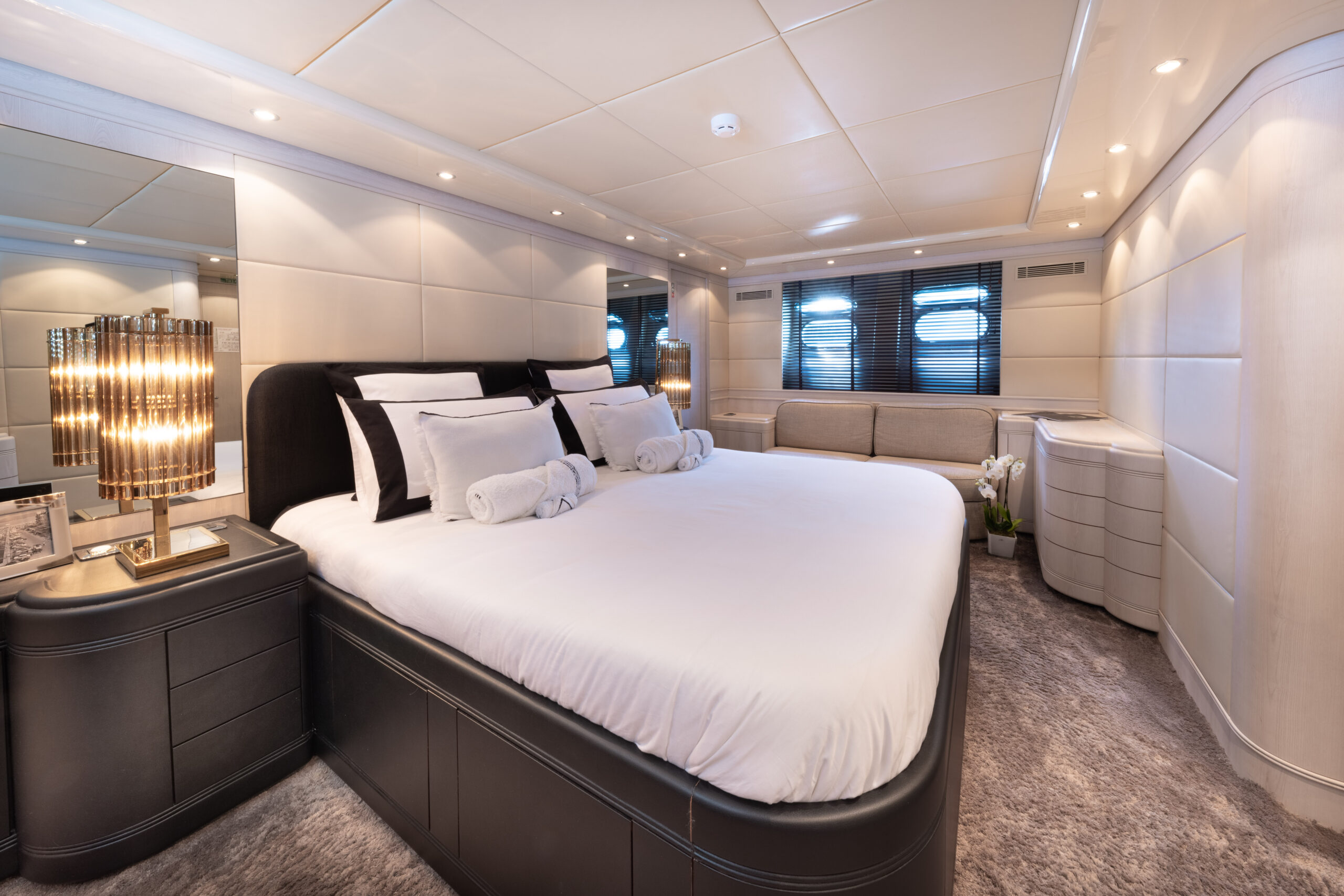 [MOTOR-YACHT-MACH-ONE]-8190-13.jpg