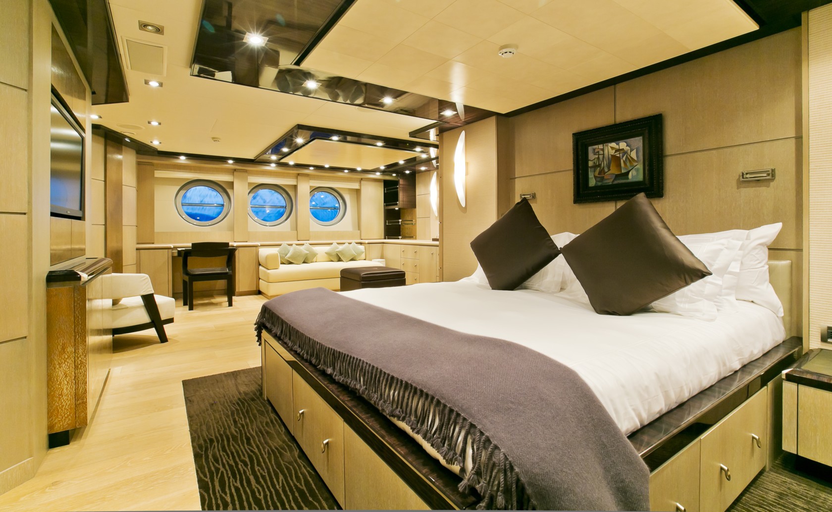 [MOTOR-YACHT-PLUS-TOO]-8234-4.jpg