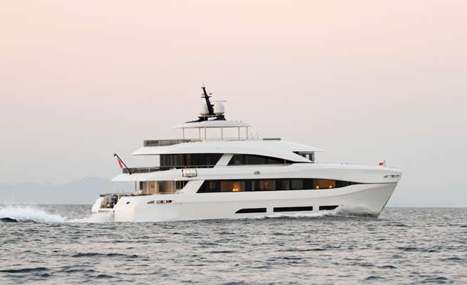 [MOTOR-YACHT-QUARANTA]-8059-2.jpg