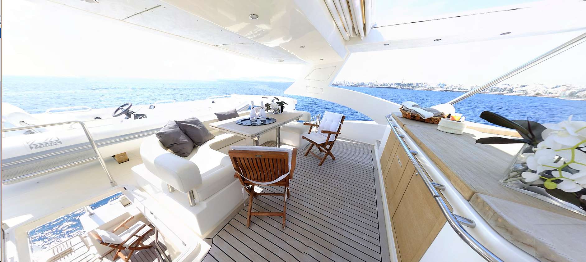 [MOTOR-YACHT-QUESTA-E-VITA]-8218-2.jpg