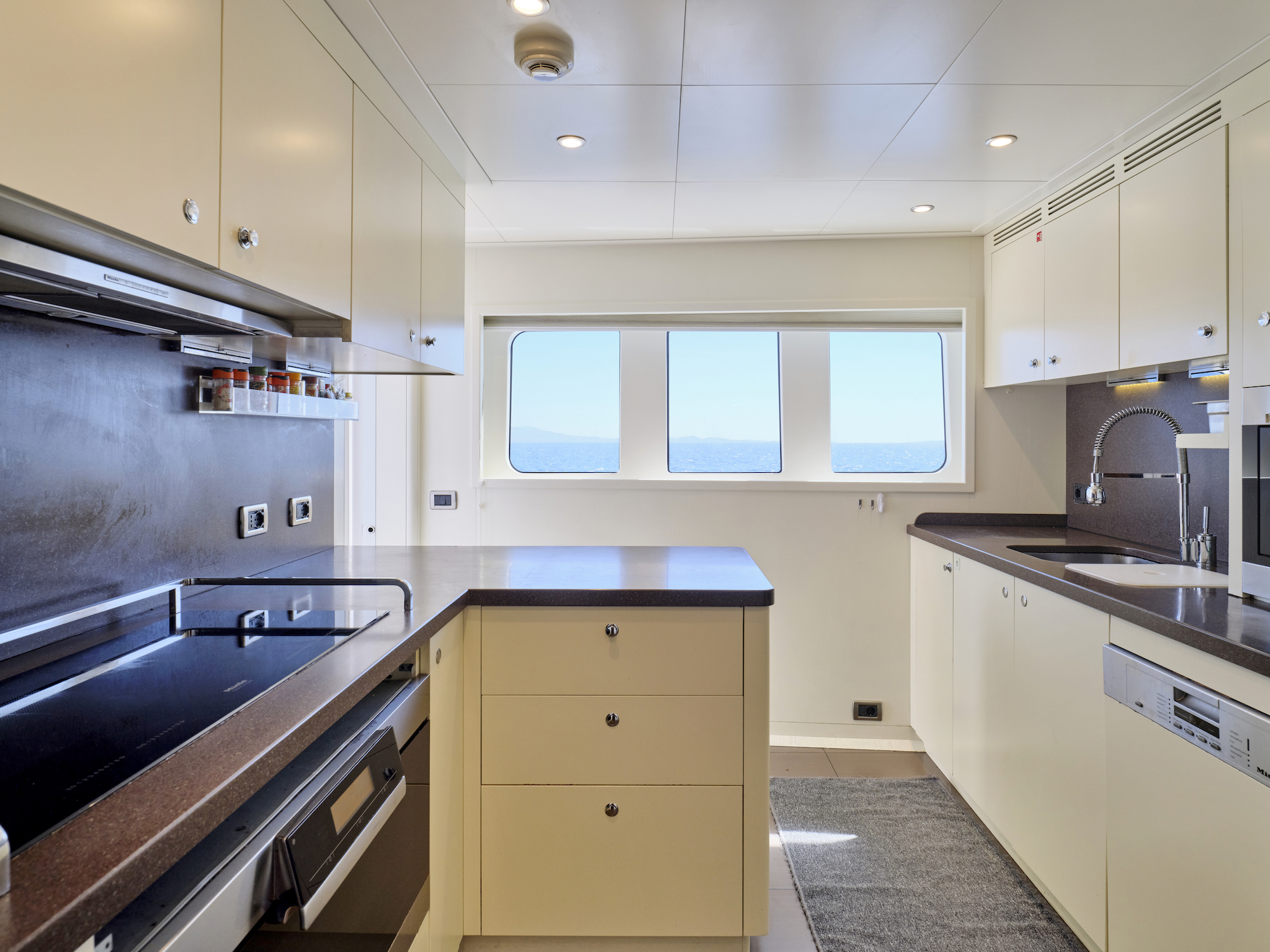 [MOTOR-YACHT-STELLA-DI-MARE]-8281-8.jpg