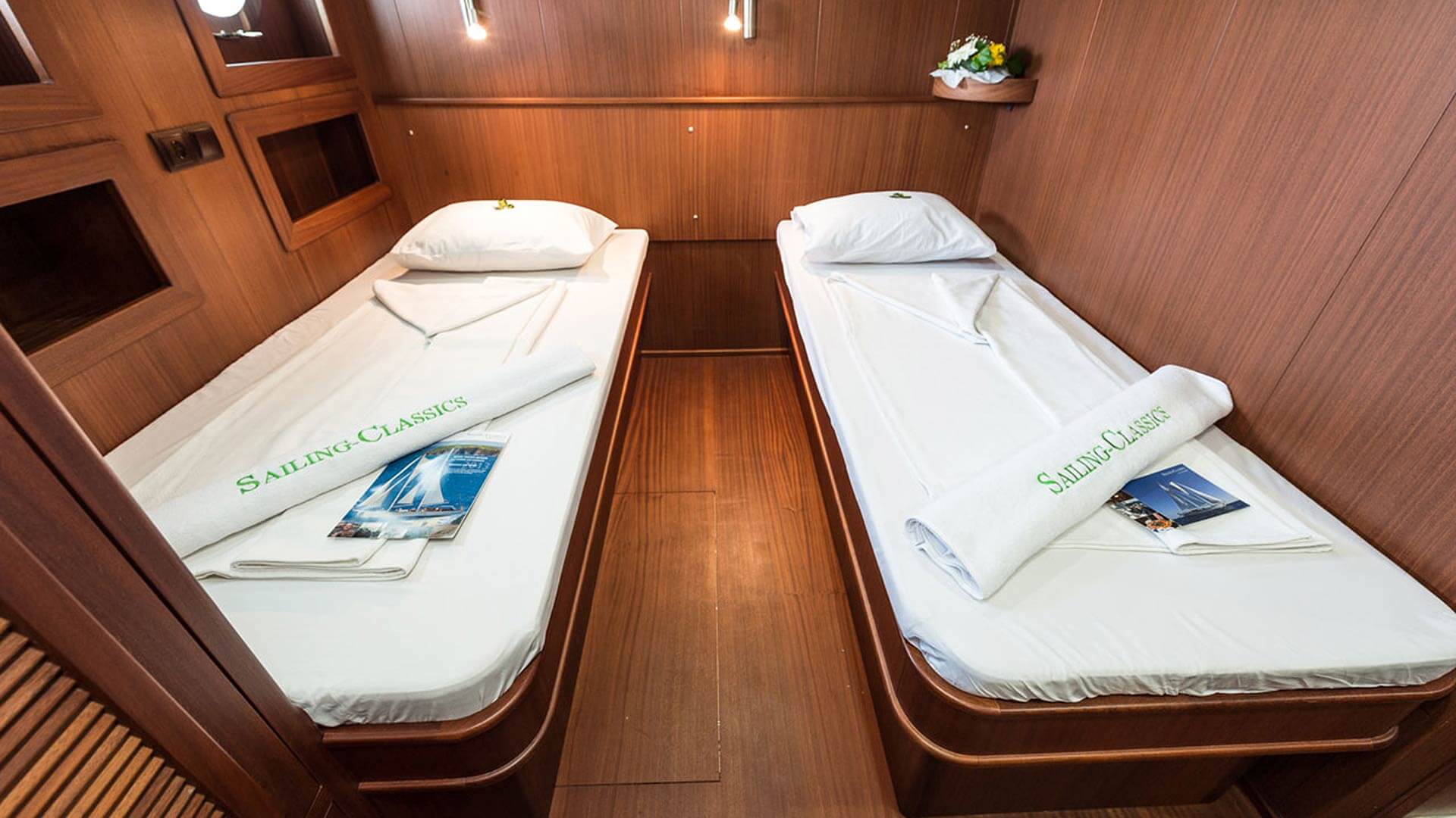 [SAILING-YACHT-CHRONOS]-8024-28.jpg