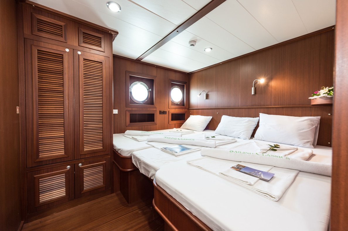 [SAILING-YACHT-CHRONOS]-8024-30.jpg