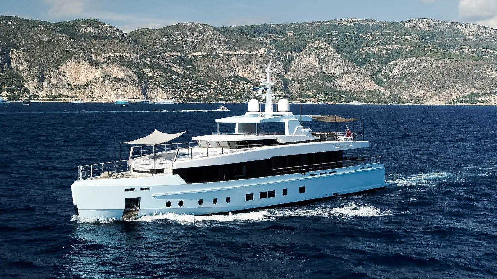 1.1 Luxury yacht JESMA II.jpg