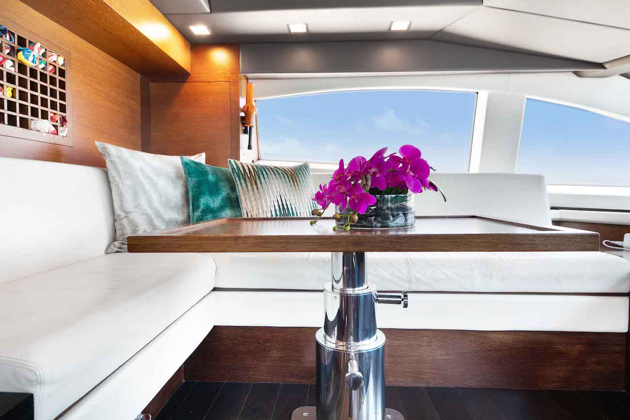 10 Pilot House Seating Area.jpg