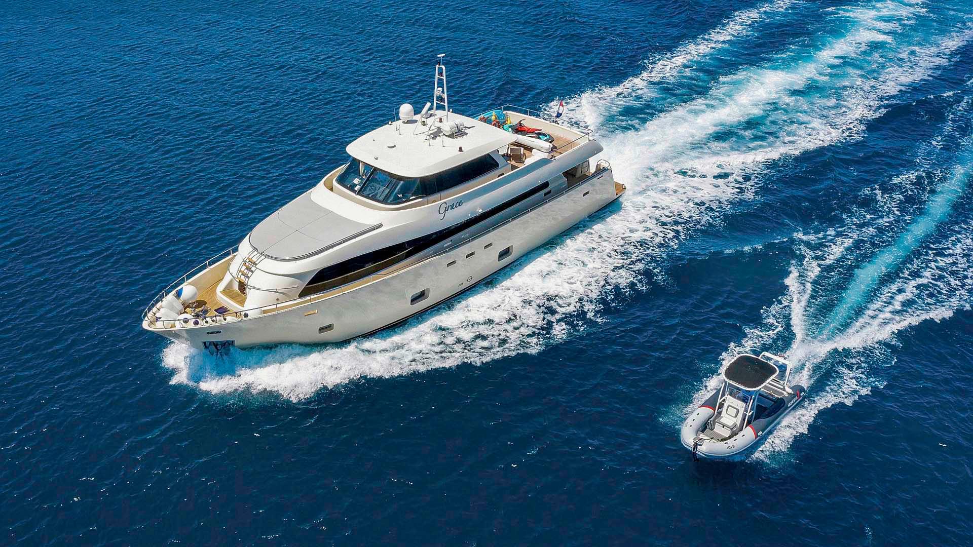 102 Luxury yacht GRACE.jpg