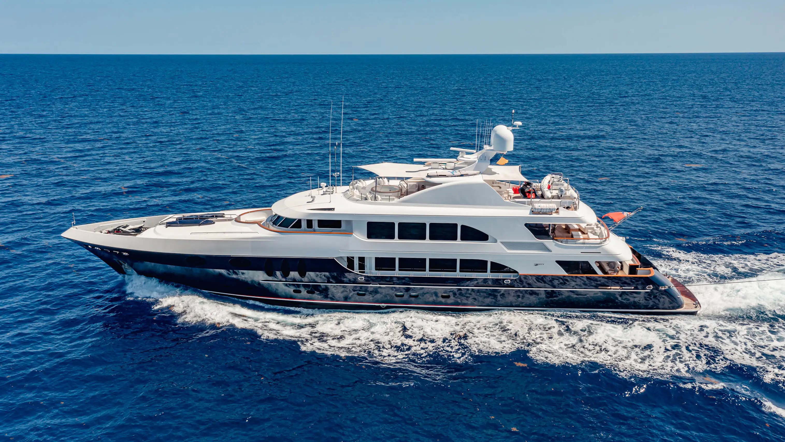 102 Luxury yacht MIRABELLA.jpg