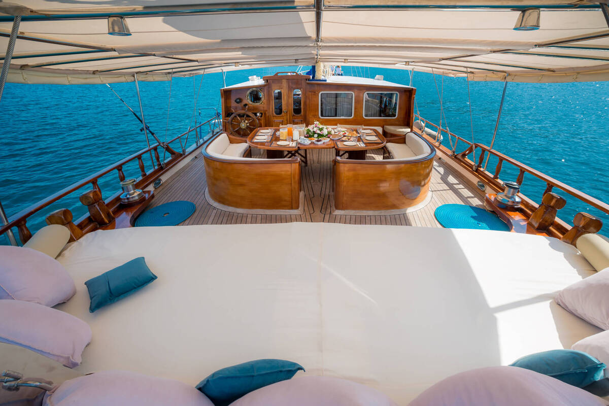 13 exterior deck .jpg