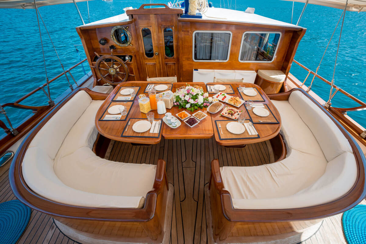 14 al fresco dining .jpg