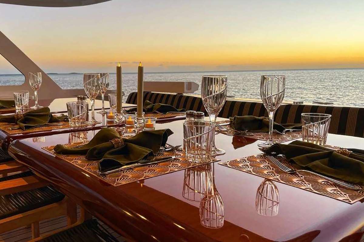 2.4 Main deck aft al fresco dining.jpg