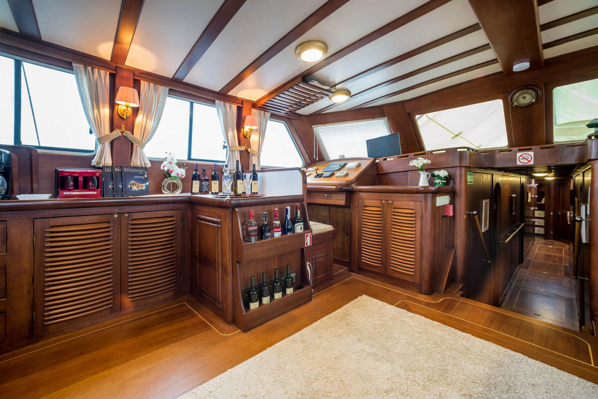 20 interior .jpg