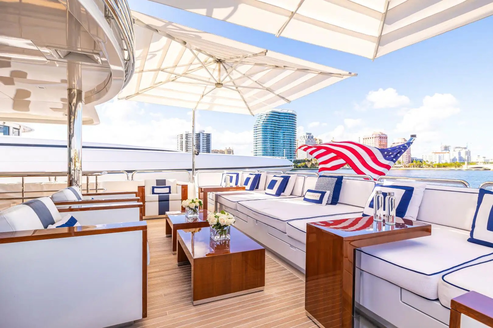 204 Seating on Bridge deck.jpg