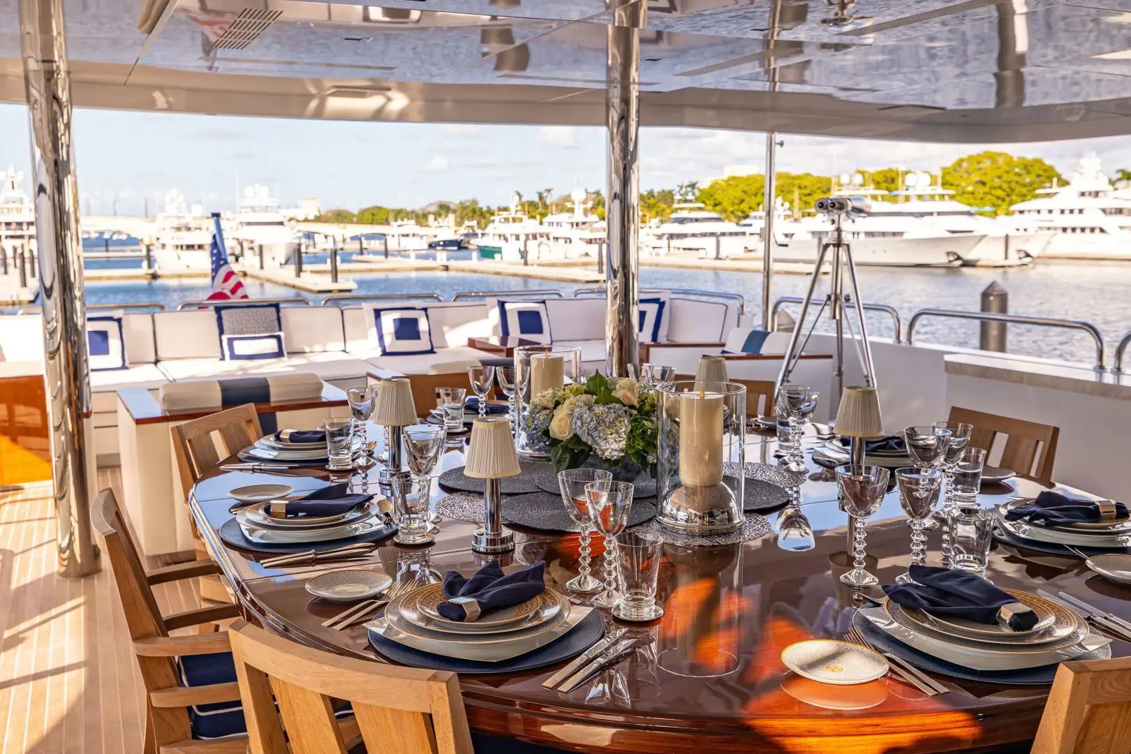 205 Bridge deck dining.jpg