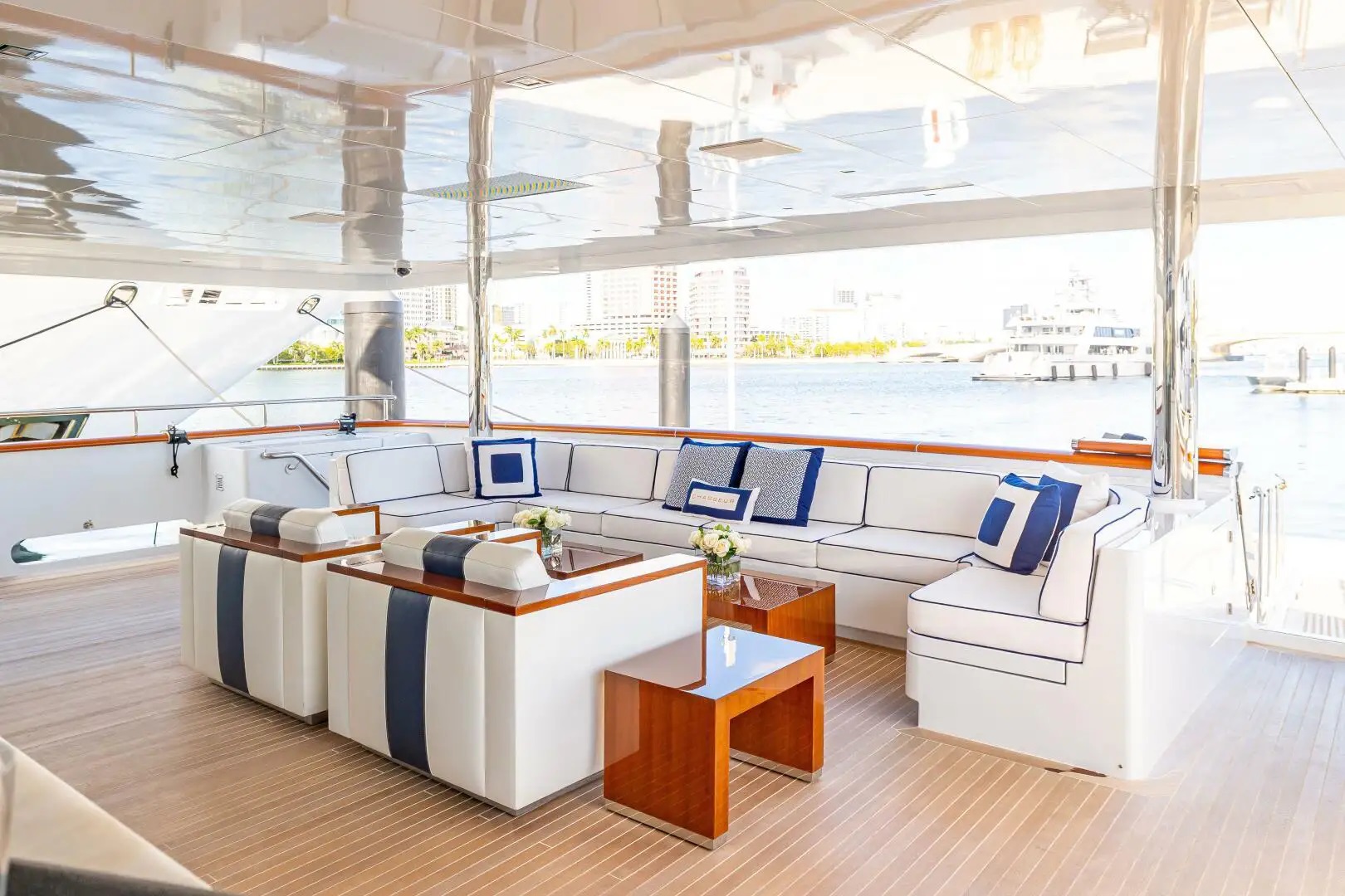 207 Main deck seating.jpg