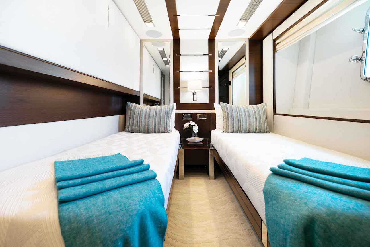 24 Port Twin with Pullman (Does not convert).jpg