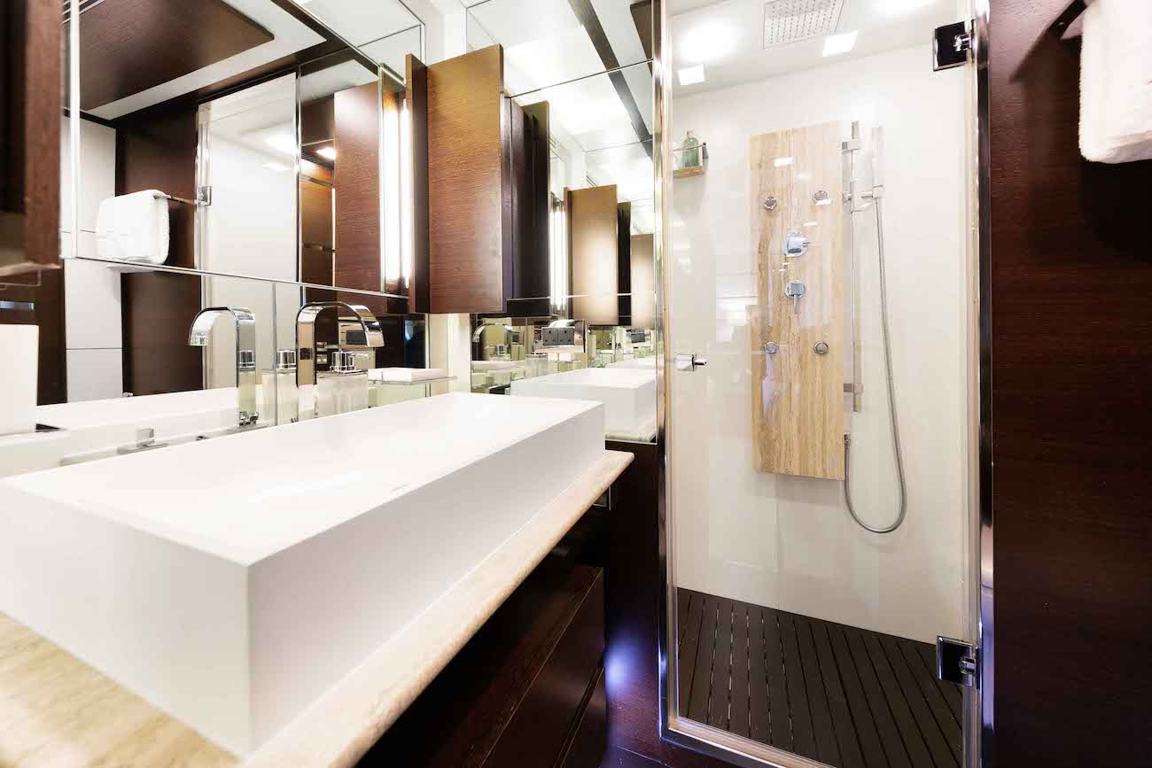 26 Port Twin Ensuite.jpg