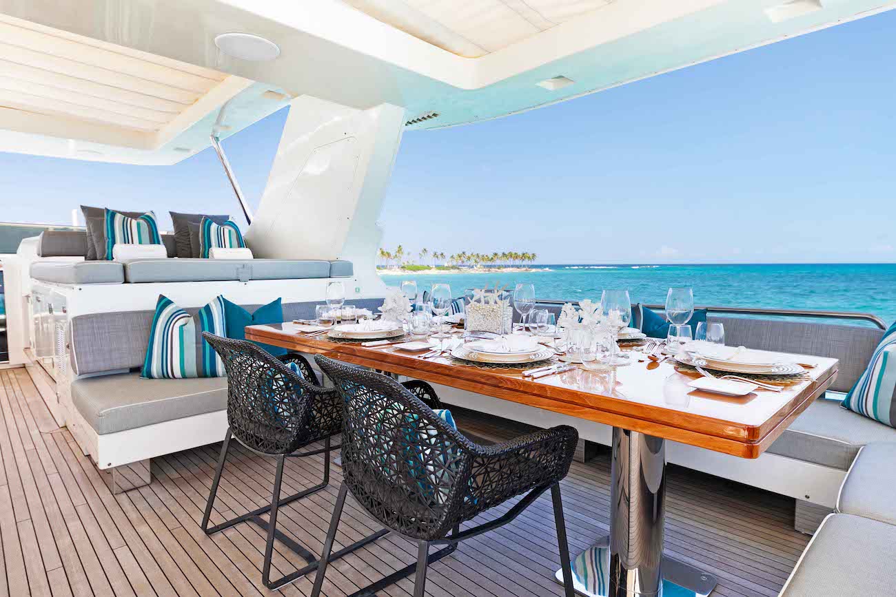 32 Flybridge Dining Details.jpg