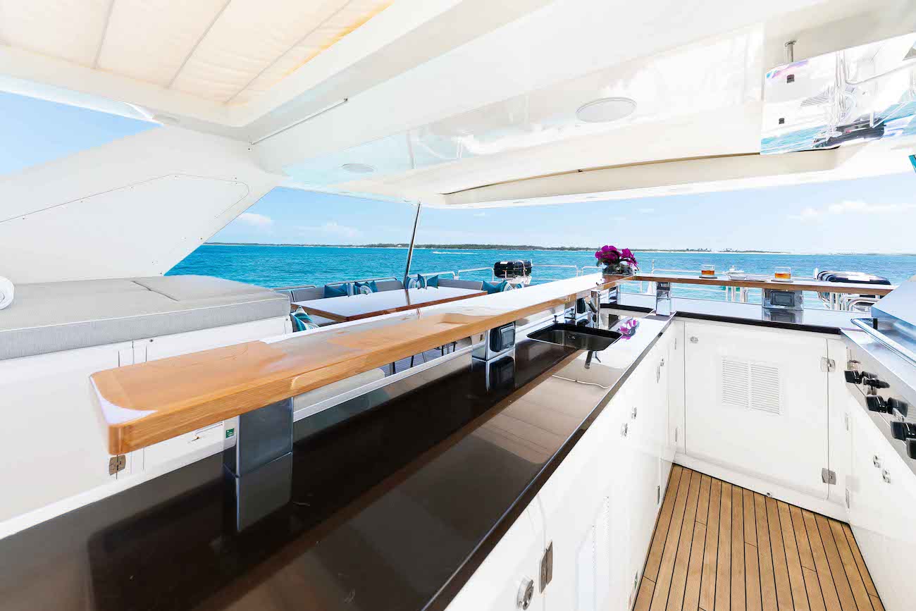 35 Flybridge Bar.jpg