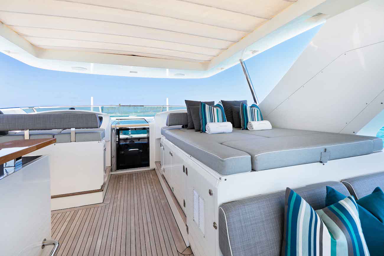 36 Flybridge Seating Area.jpg