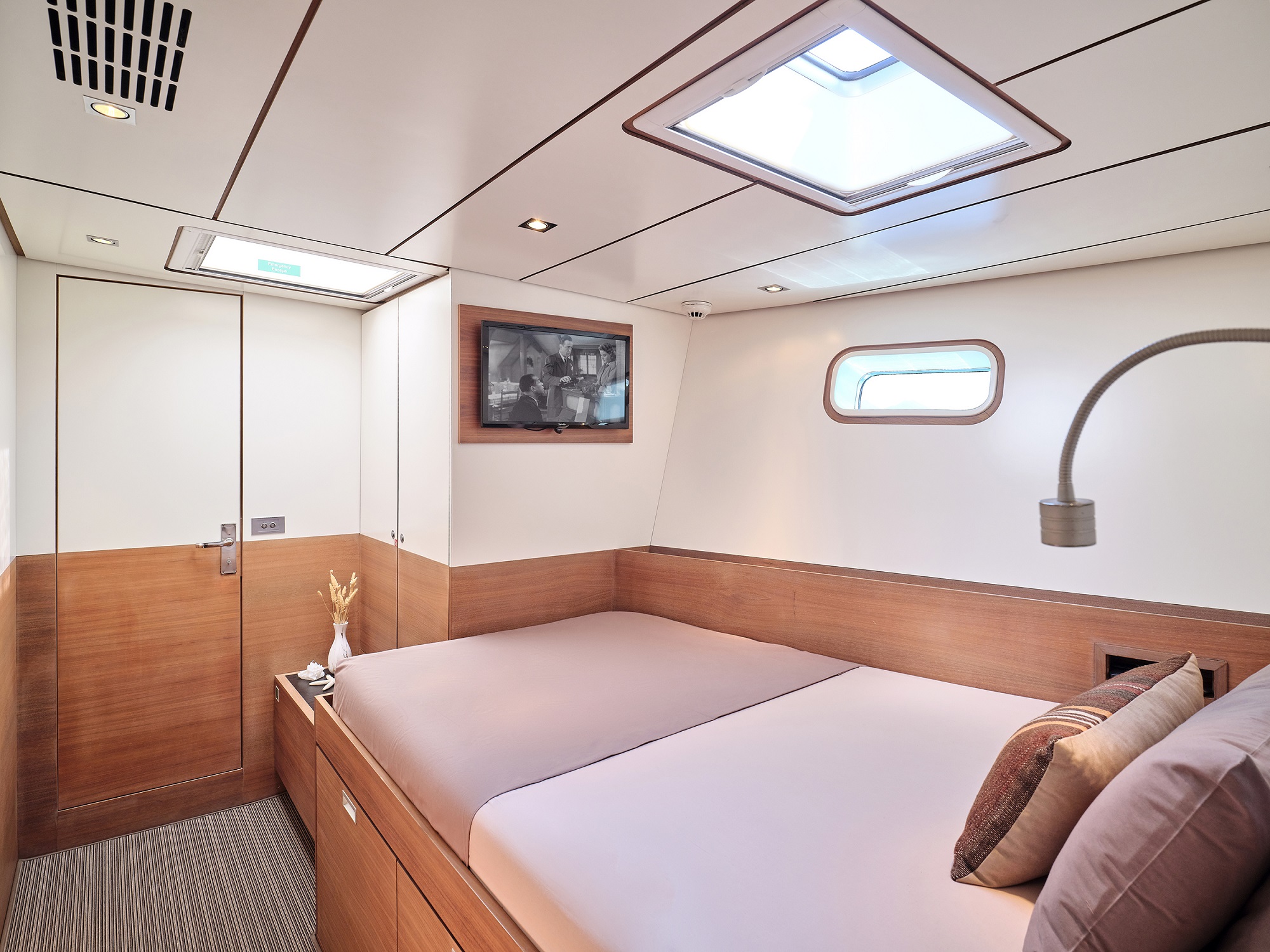 401 Master cabin.jpg