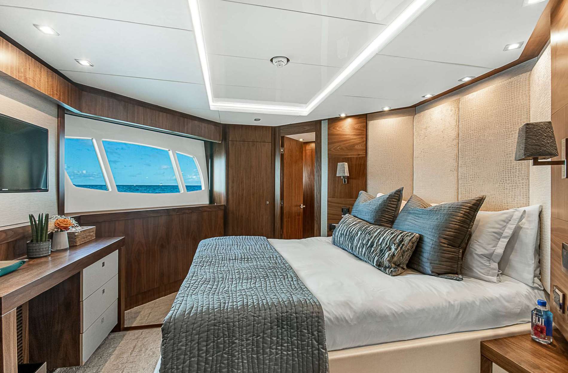 404 Double cabin.jpg