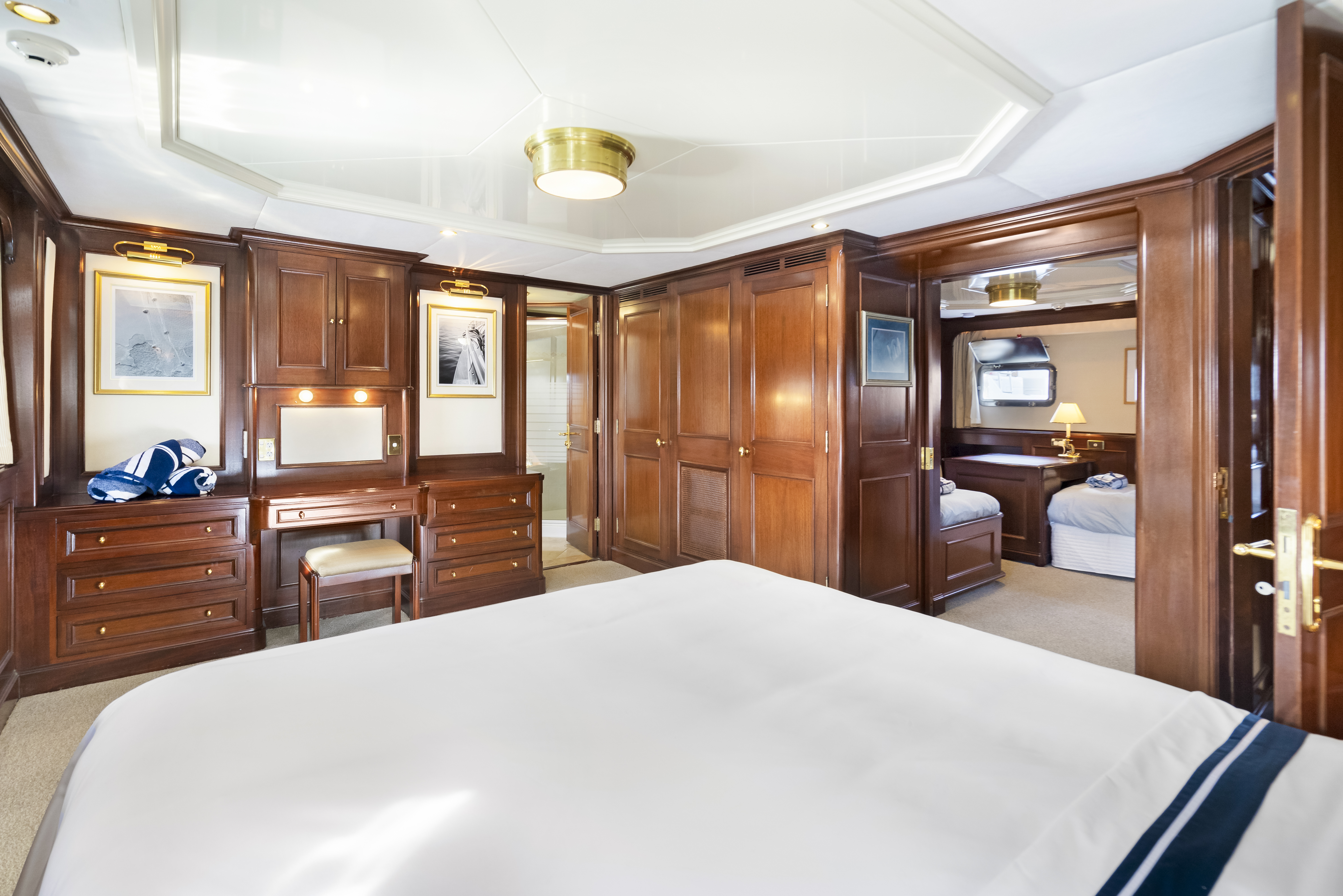 404 Guest suite.jpg