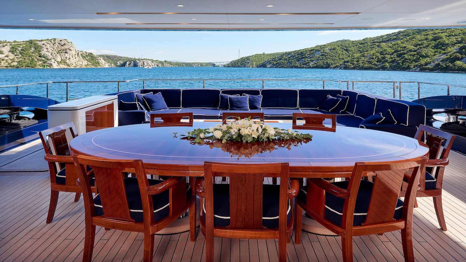 Aft deck 2.jpg