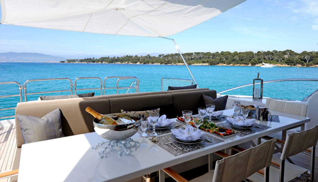 Alfresco dining area 00003.jpg