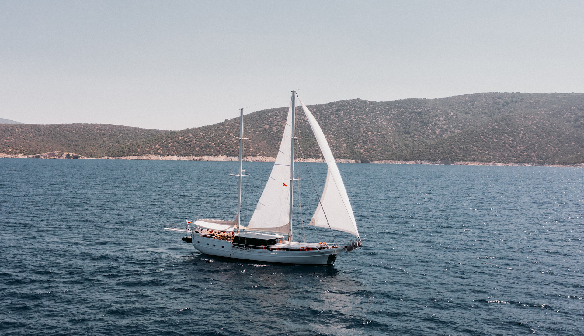 Beyaz Lale sailing.jpg