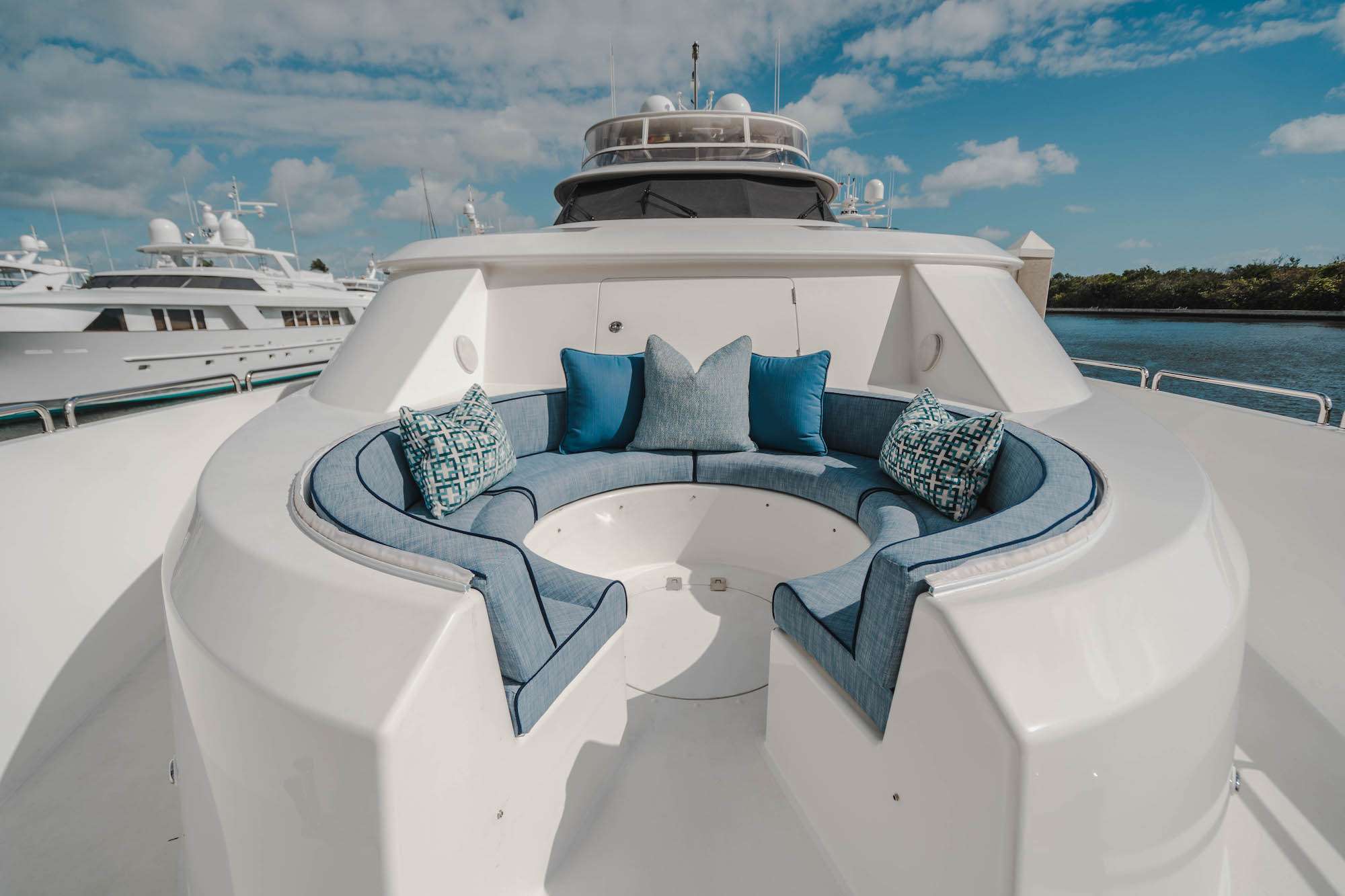 Bow seating area.jpg
